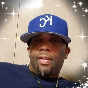 Meet your Posher, Derrick